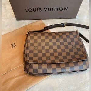 Luis Vuitton Damier Musette Tango Short (N51255) - EXCELLENT CONDITION